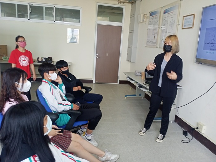 辦理112年教育部高教深耕，提升高教公共性-完善弱勢協助機制，有效促進社會流動計畫」_3/21(二)玉里高中參加本科宣導及教學展示活動圖片